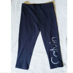 Medium Calvin Klein capri leggings